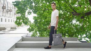 4749 QWSTION TOTE V4 WASHED GREY COMPOSED 300x169